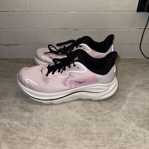 HOKA ONE Clifton 10 Running Shoes Carnation Pink Starlight Glow Size 10